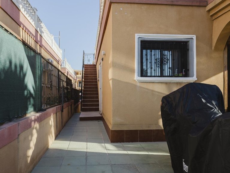 Villa for Sale in Torrevieja, Alicante 23