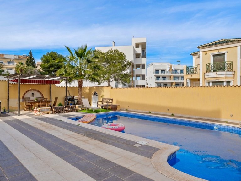 Villa for Sale in Orihuela Costa, Alicante 27