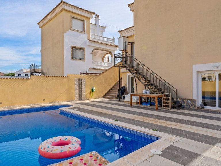 Villa for Sale in Orihuela Costa, Alicante 30