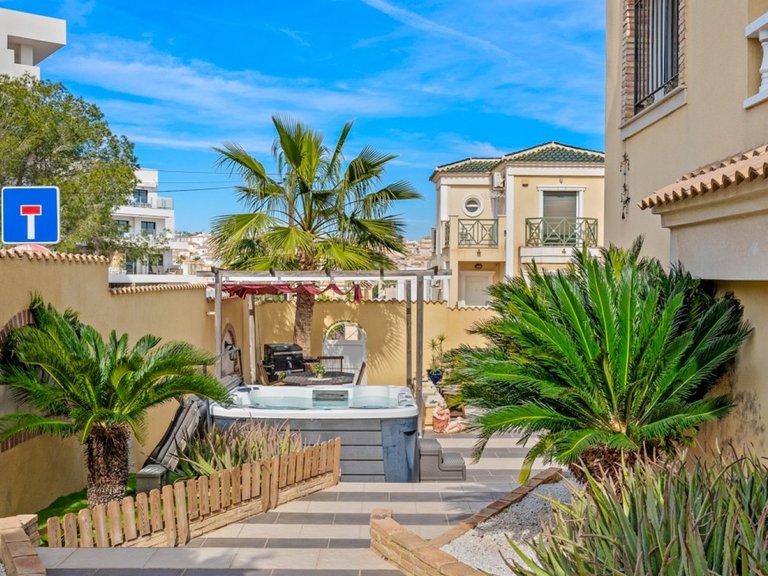 Villa for Sale in Orihuela Costa, Alicante 39