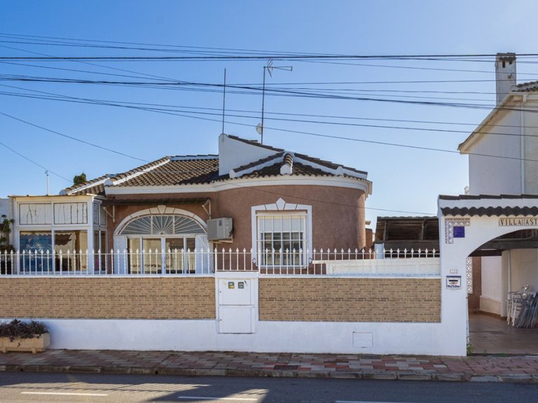 Villa for Sale in Torrevieja, Alicante 1