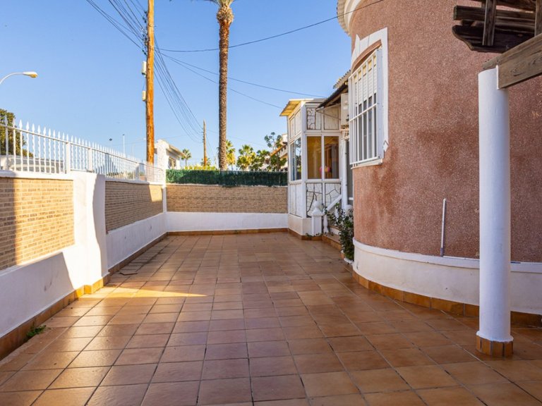Villa for Sale in Torrevieja, Alicante 31