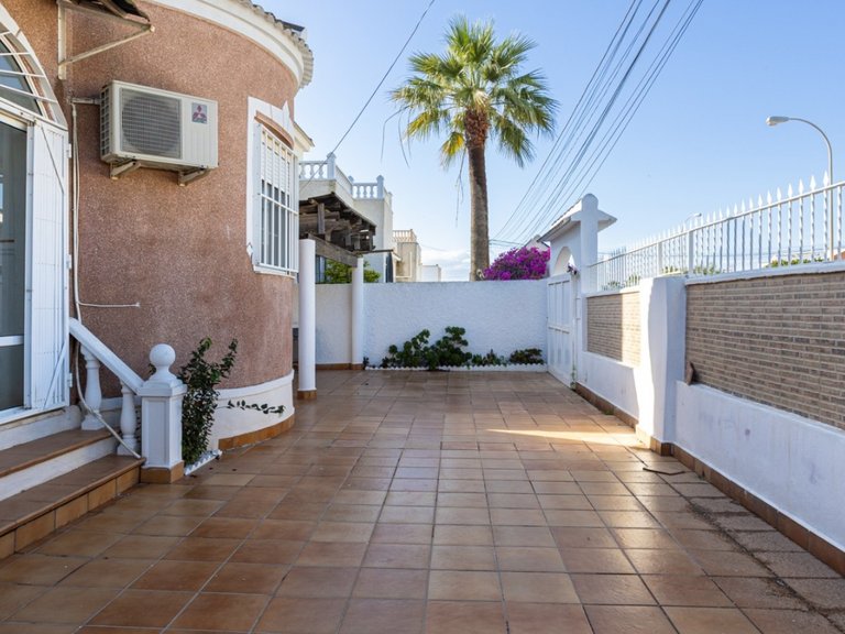 Villa for Sale in Torrevieja, Alicante 35