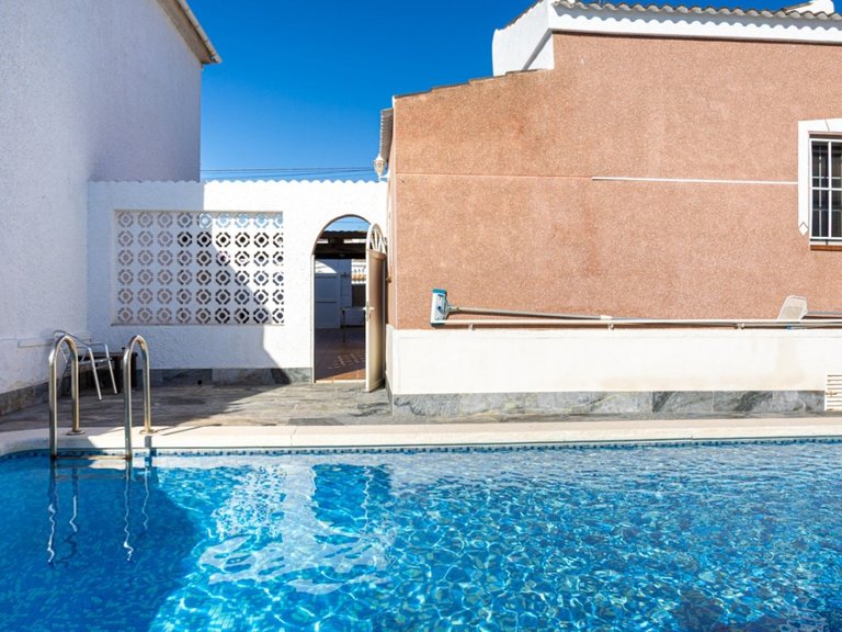 Villa for Sale in Torrevieja, Alicante 38