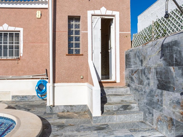 Villa for Sale in Torrevieja, Alicante 40