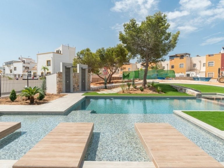 Villa for Sale in Torrevieja, Alicante 2