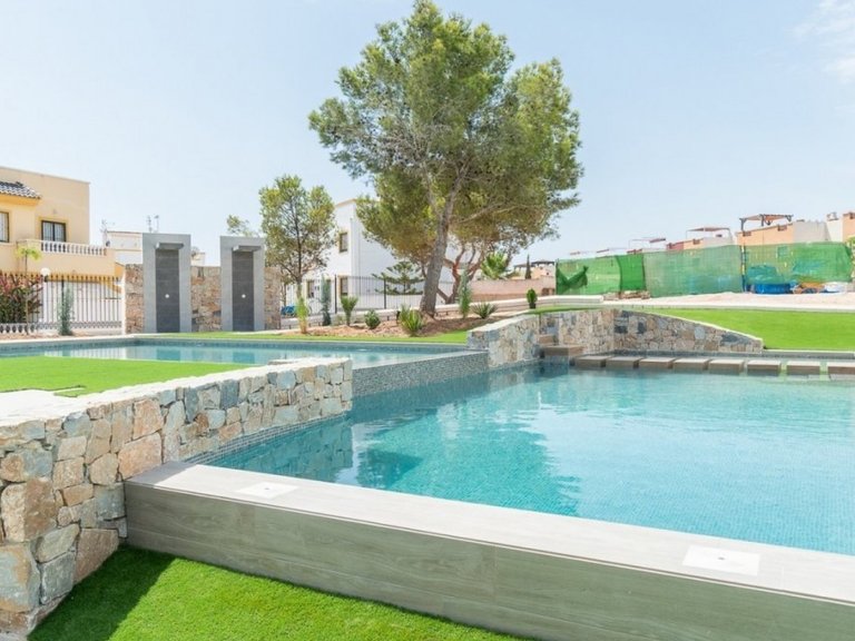 Villa for Sale in Torrevieja, Alicante 4