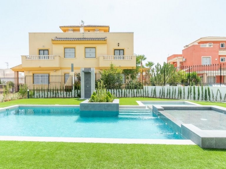 Villa for Sale in Torrevieja, Alicante 45