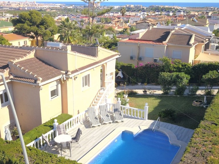 Villa for Sale in Orihuela Costa, Alicante 1
