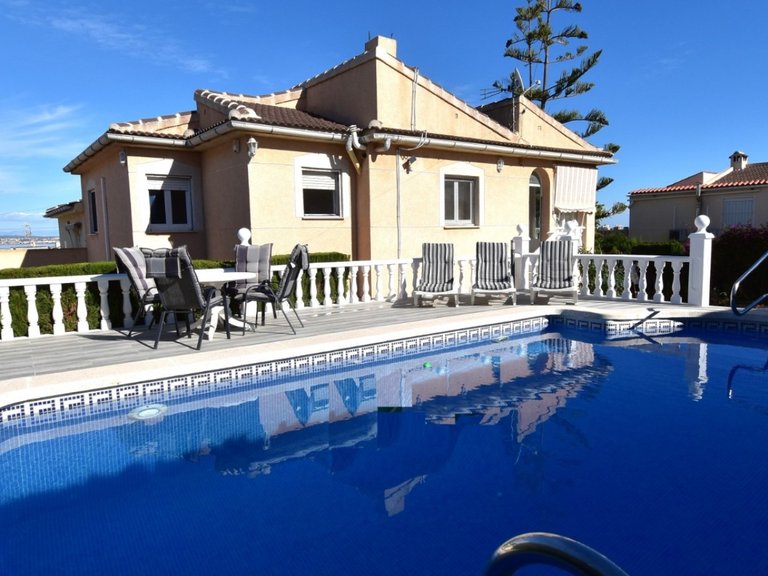 Villa for Sale in Orihuela Costa, Alicante 2