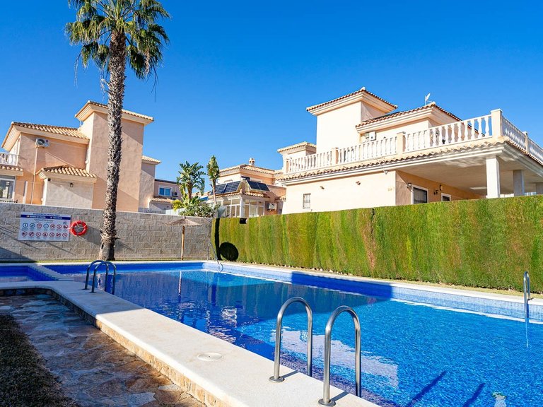 Town House for Sale in Orihuela Costa, Alicante 32