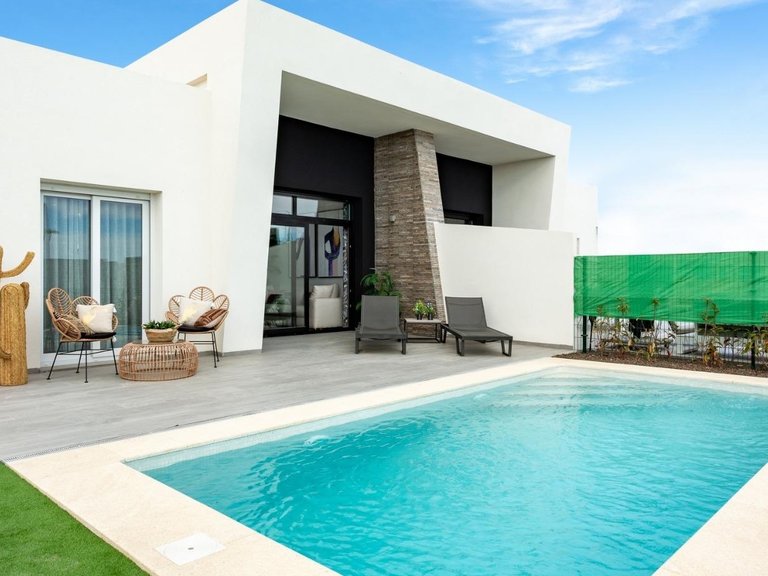 Villa for Sale in Algorfa, Alicante 1