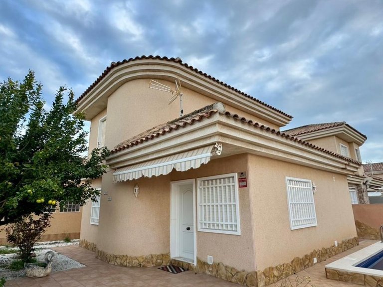 Villa for Sale in Torrevieja, Alicante 1