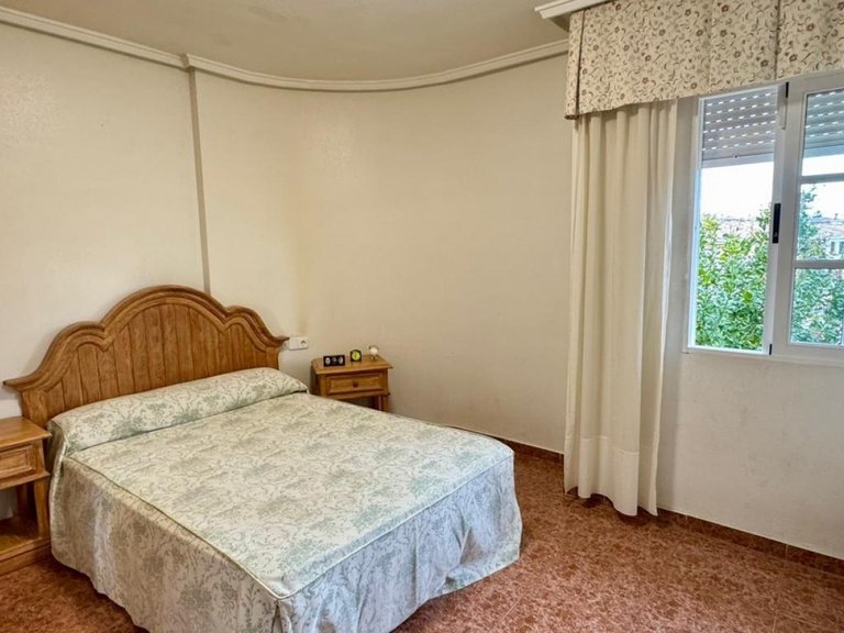 Villa for Sale in Torrevieja, Alicante 11