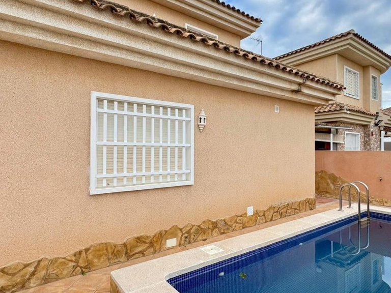 Villa for Sale in Torrevieja, Alicante 30