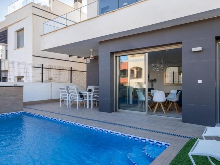 Villa for Sale in Orihuela Costa, Alicante 1