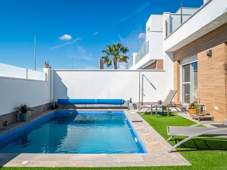 Villa for Sale in Pilar De La Horadada, Alicante 2