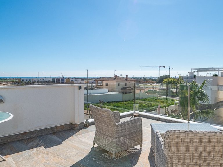 Villa for Sale in Pilar De La Horadada, Alicante 27