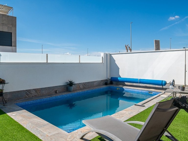Villa for Sale in Pilar De La Horadada, Alicante 34
