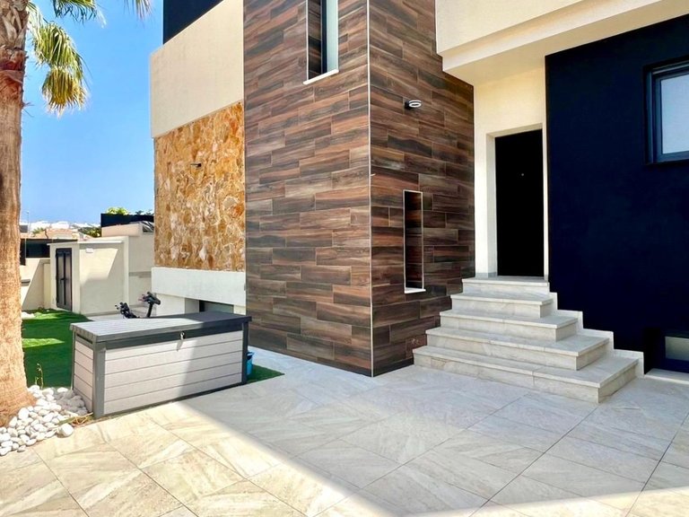 Villa for Sale in Orihuela Costa, Alicante 2