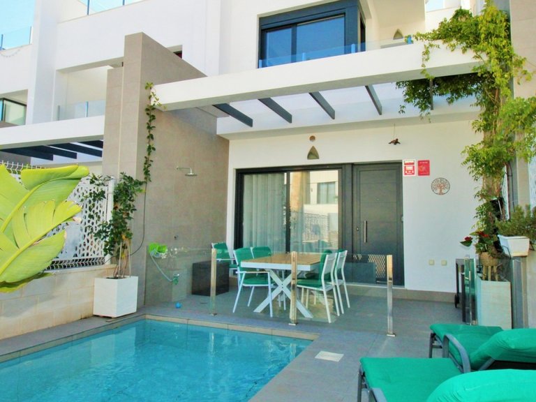 Town House for Sale in Orihuela Costa, Alicante 1