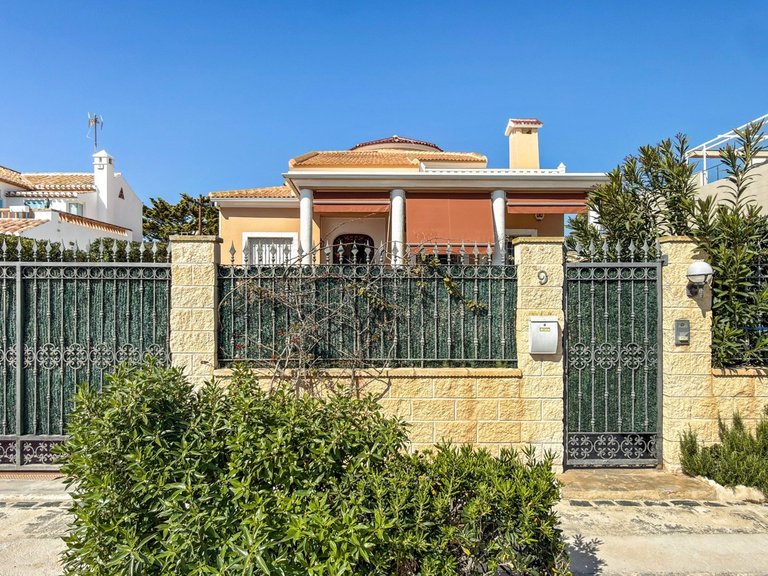 Villa for Sale in Costa Blanca Torrevieja, Alicante 9