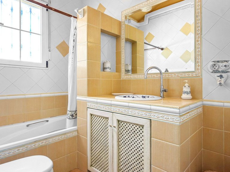 Villa for Sale in Costa Blanca Torrevieja, Alicante 38