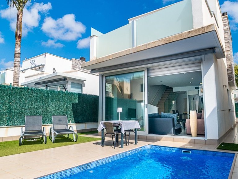 Villa for Sale in San Pedro Del Pinatar, Alicante 1