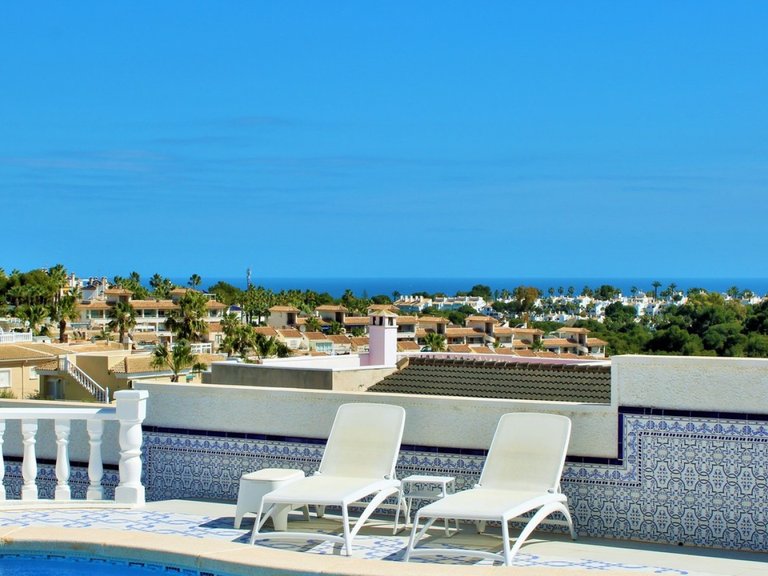 Villa for Sale in Orihuela Costa, Alicante 2
