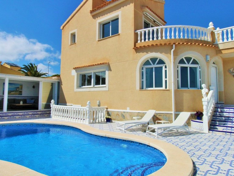 Villa for Sale in Orihuela Costa, Alicante 3