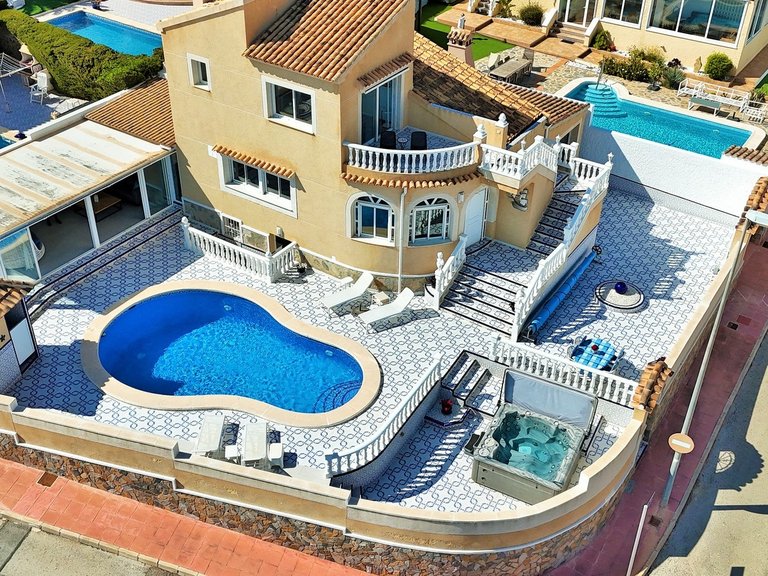 Villa for Sale in Orihuela Costa, Alicante 4
