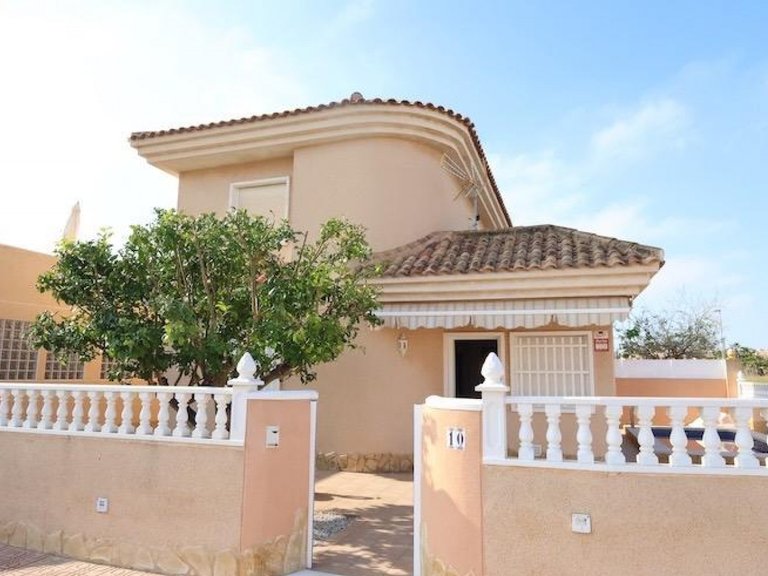 Villa for Sale in Torrevieja, Alicante 2