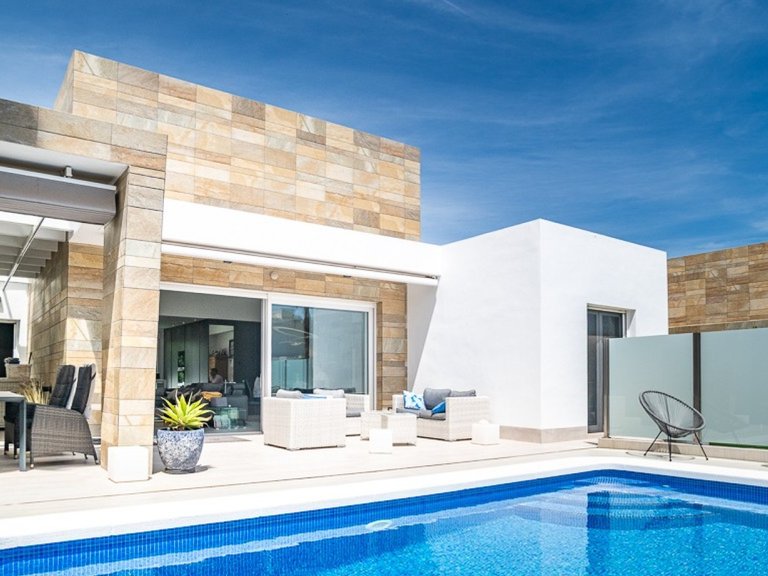 Villa for Sale in Algorfa, Alicante 2