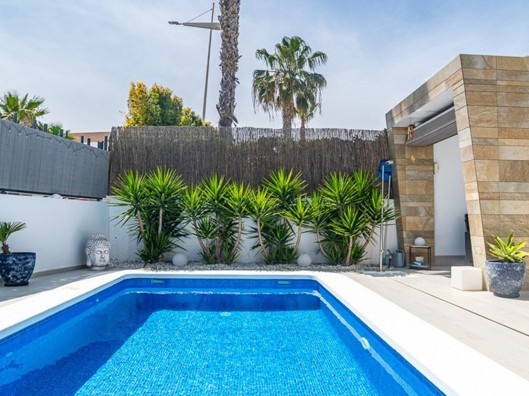 Villa for Sale in Algorfa, Alicante 4