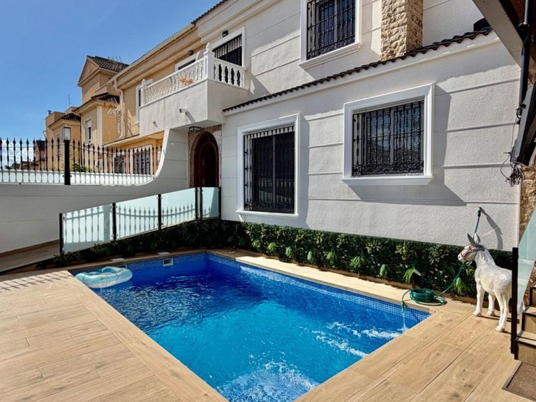 Villa for Sale in Orihuela Costa, Alicante 42