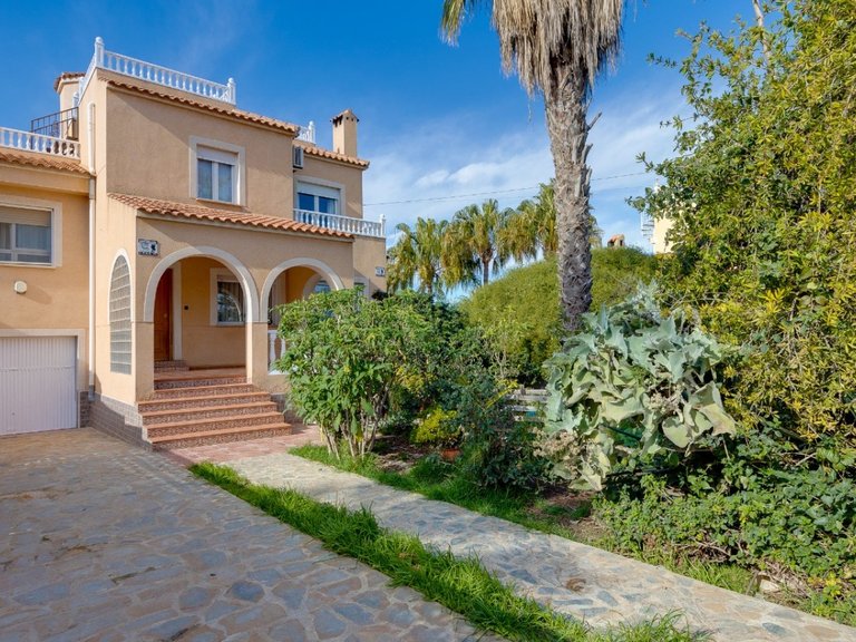 Villa for Sale in Torrevieja, Alicante 4