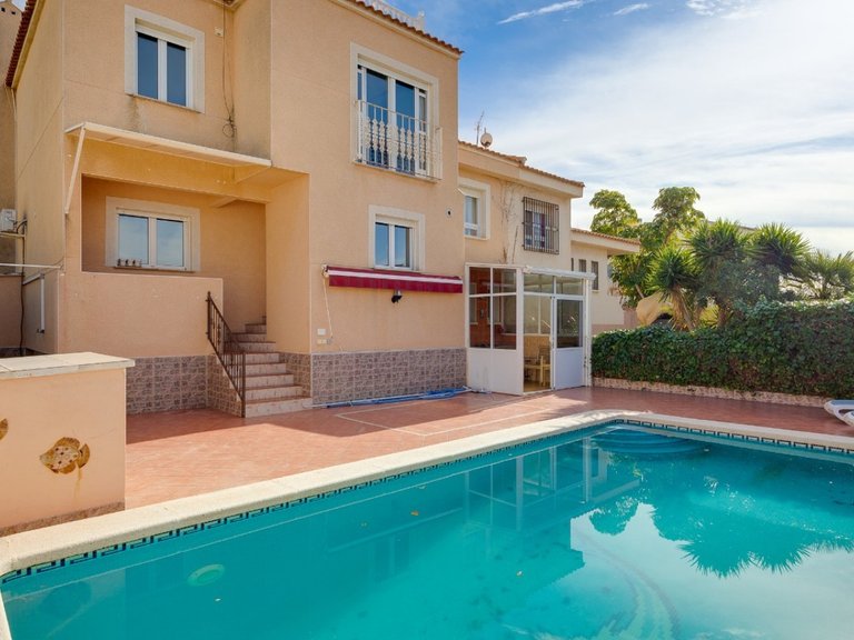 Villa for Sale in Torrevieja, Alicante 5