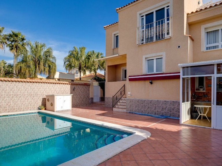 Villa for Sale in Torrevieja, Alicante 7
