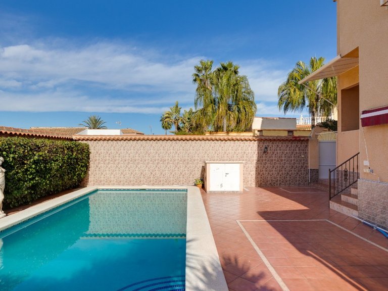 Villa for Sale in Torrevieja, Alicante 8