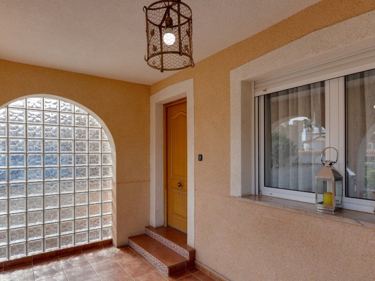 Villa for Sale in Torrevieja, Alicante 11