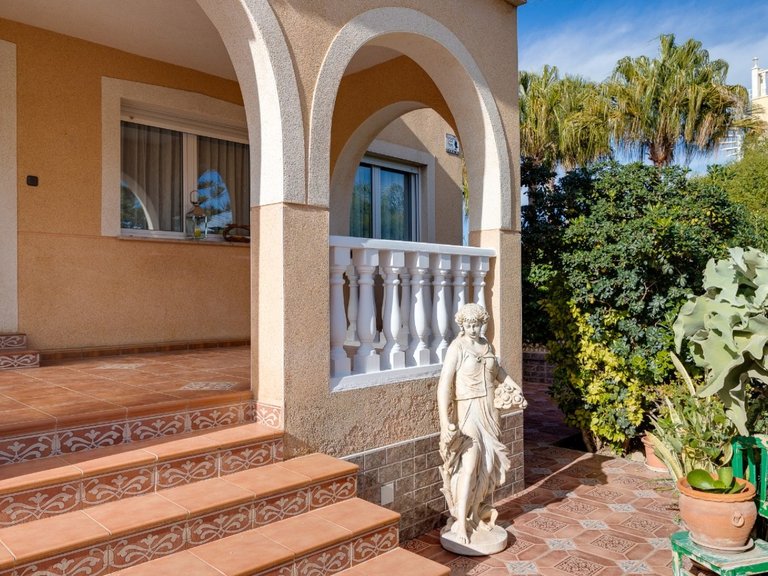 Villa for Sale in Torrevieja, Alicante 12