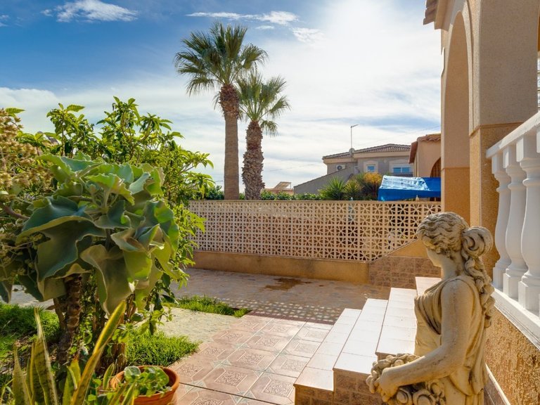 Villa for Sale in Torrevieja, Alicante 14