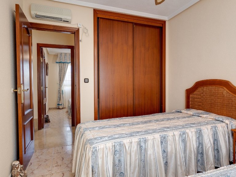 Villa for Sale in Torrevieja, Alicante 38