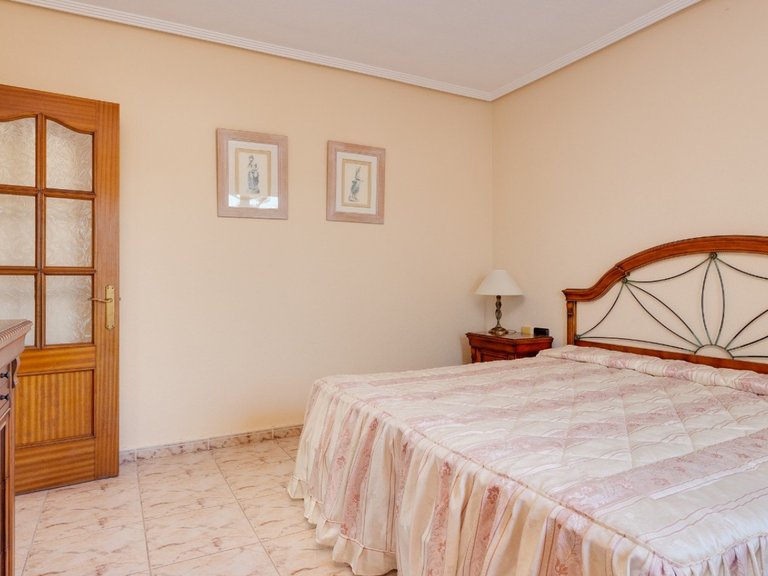 Villa for Sale in Torrevieja, Alicante 41