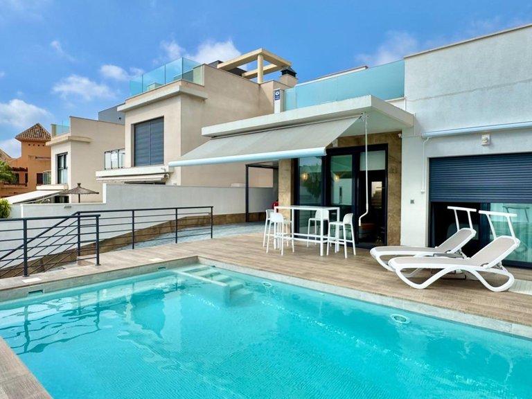 Villa for Sale in San Miguel De Salinas, Alicante 1