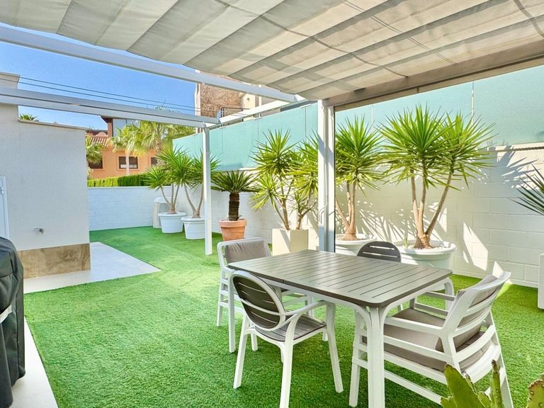 Villa for Sale in San Miguel De Salinas, Alicante 32