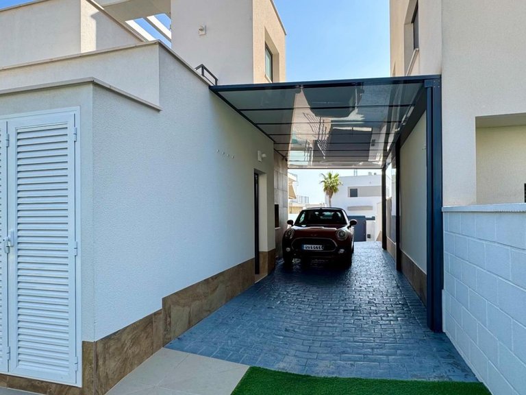 Villa for Sale in San Miguel De Salinas, Alicante 35