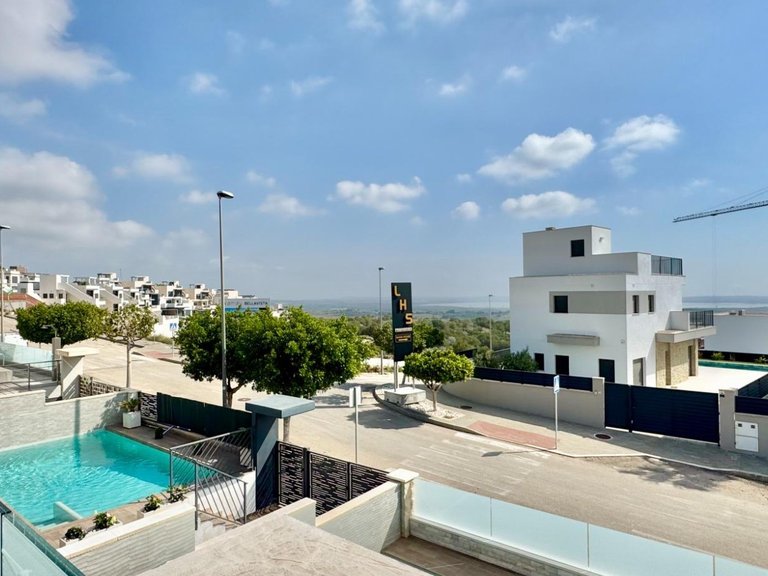 Villa for Sale in San Miguel De Salinas, Alicante 45