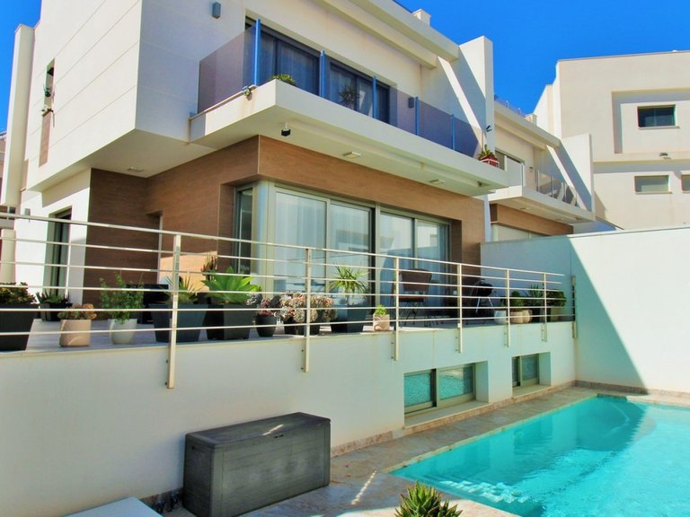 Villa for Sale in Orihuela Costa, Alicante 1