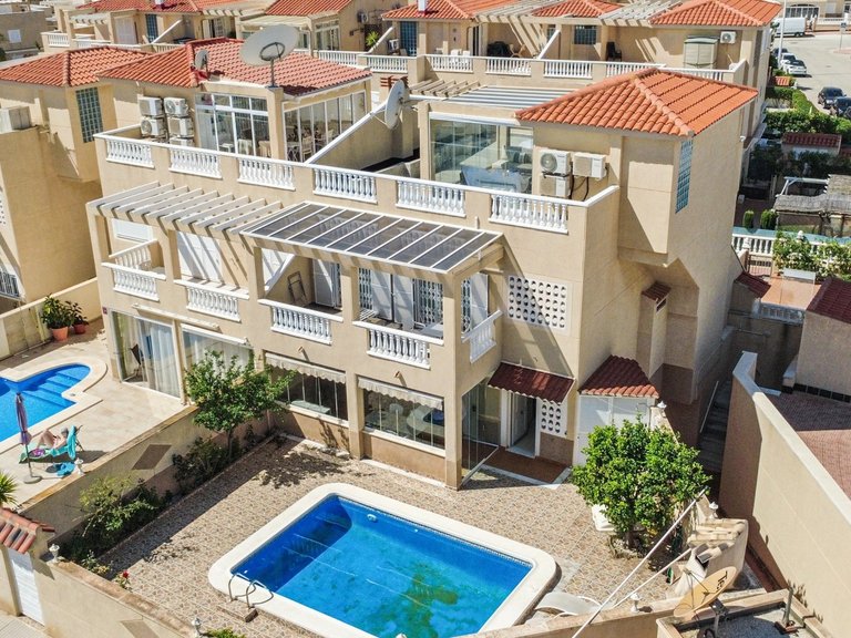 Apartment for Sale in Costa Blanca Orihuela Costa, Alicante 2